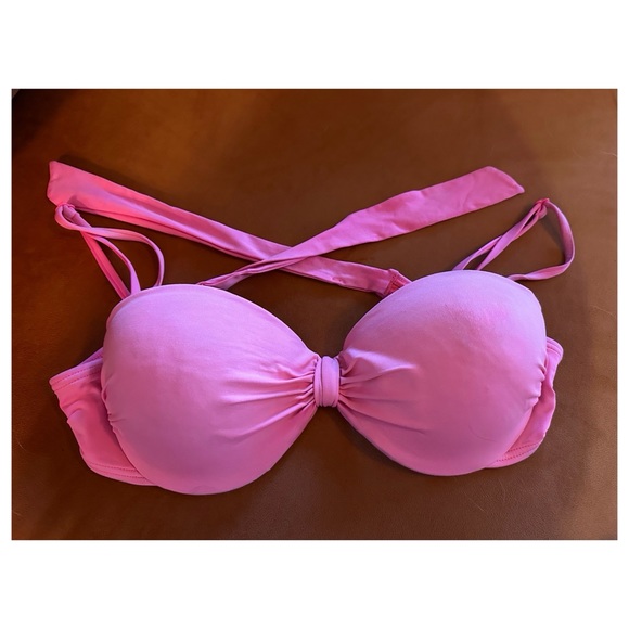 Pink Pinup Girl Style Bikini Top, by Roxy, size Medium - Picture 15 of 16